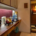 Cosy Artistic In Andheri H Apartment