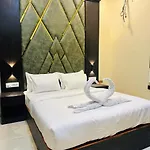Sky Suite-sahar Cargo And Intl Airport * Mumbai