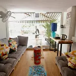 Hostel Locomo Mini - 9 Mins From Airport *