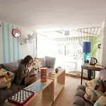 Locomo Hostel Mini - 9 Mins From Airport