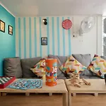 Locomo Mini - 9 Mins From Airport Hostel *