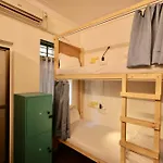 Locomo Mini - 9 Mins From Airport Hostel