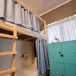 Locomo Mini - 9 Mins From Airport Hostel Mumbai