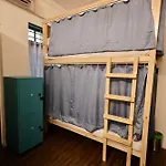 Locomo Mini - 9 Mins From Airport Hostel Mumbai