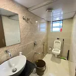 Apartment 6th Floor 1bhk Close To Bkc *