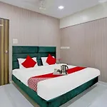 Lokhandwala Residency By Glitz Hotel