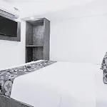 Fabhotel Pinnacle