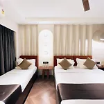Hotel White Pearl - Colaba 3*