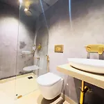Hotel White Pearl - Colaba