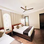 White Pearl - Colaba 3*