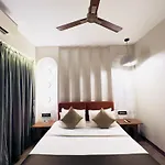 White Pearl - Colaba Mumbai
