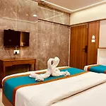Sahar International 3*