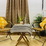 Bollywood Boulevard Independent Villa