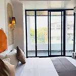 White Pearl - Colaba Mumbai