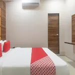 Hotel Blue Executive Near Chhatrapati Shivaji International Airport 3*