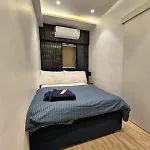 Solace - 1 Bhk - Walk Away Carter Rd * Mumbai