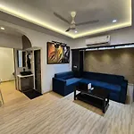Solace - 1 Bhk - Walk Away Carter Rd * Mumbai