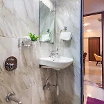 Treat Homes Service In Bkc Sindhuratna 701 * Mumbai