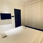 Palm Breeze Hotel - Colaba