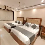 Hotel Amber Palace 3*