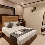 Hotel Amber Palace 3*