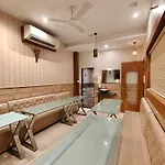 Amber Palace 3*