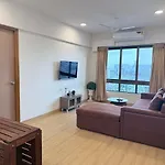 Apartment Coastal Chic - 10min From Airport Mumbai