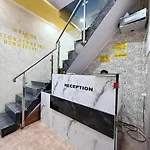 Signature Hostel *