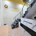 Hostel Signature *