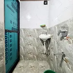 Hostel Signature *