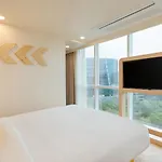 Bloom - Bkc Kalina Hotel Mumbai