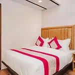 Hangout Hostel Mumbai