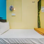 Hangout Hostel Mumbai