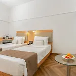 Hotel Kohinoor Continental, Airport