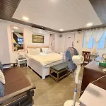 Independent 25 Corner House Bandra West Apartment