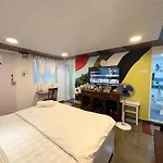 Independent Studio 25 Corner House Bandra West