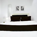 Super O Khar East Near Railway Station Hotel 3*