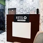 Super Hotel O Khar East Near Railway Station