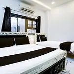 Super O Khar East Near Railway Station Hotel 3*