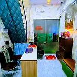 Hostel Royal And In Asalpha