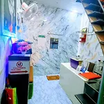 Hostel Royal And In Asalpha *