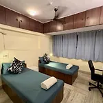 Hostel Locomo Mini - 9 Mins From Airport Mumbai