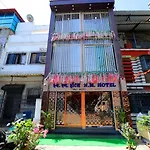 Guest house N M Nr Kokilaben Hospital 3*