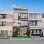 Fabhotel Peralz - Nr Boriwali Station