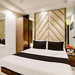 Collection O Chhatrapati Shivaji Maharaj Metro Station