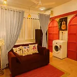 Retro Bandra - Cozy Comfort In A Heritage Village