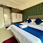 Apartment Zenith Service - Entire 2bhk Near Airport And Iit Powai *