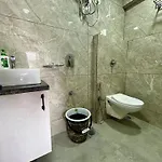 Zenith Service - Entire 2bhk Near Airport And Iit Powai Mumbai