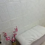 Apartment The White 2 *