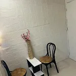 The White 2 Apartment *